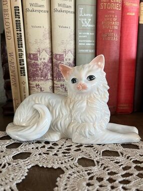 Large Vintage German Kalk Porcelain White Cat Figurine – Crossed Arrows Mark